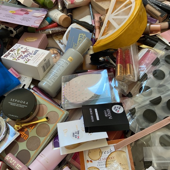 Random goodies! 5 items for $25! Read description! - Picture 9 of 9